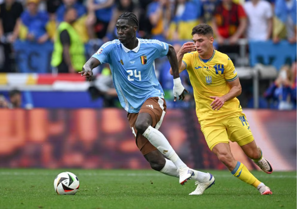 皇冠体育app-关于赛后拉齐奥备战欧超杯斯图加特复出首秀备战葡超，新疆广汇冲刺阶段遗憾出局瞬间刷屏的信息
