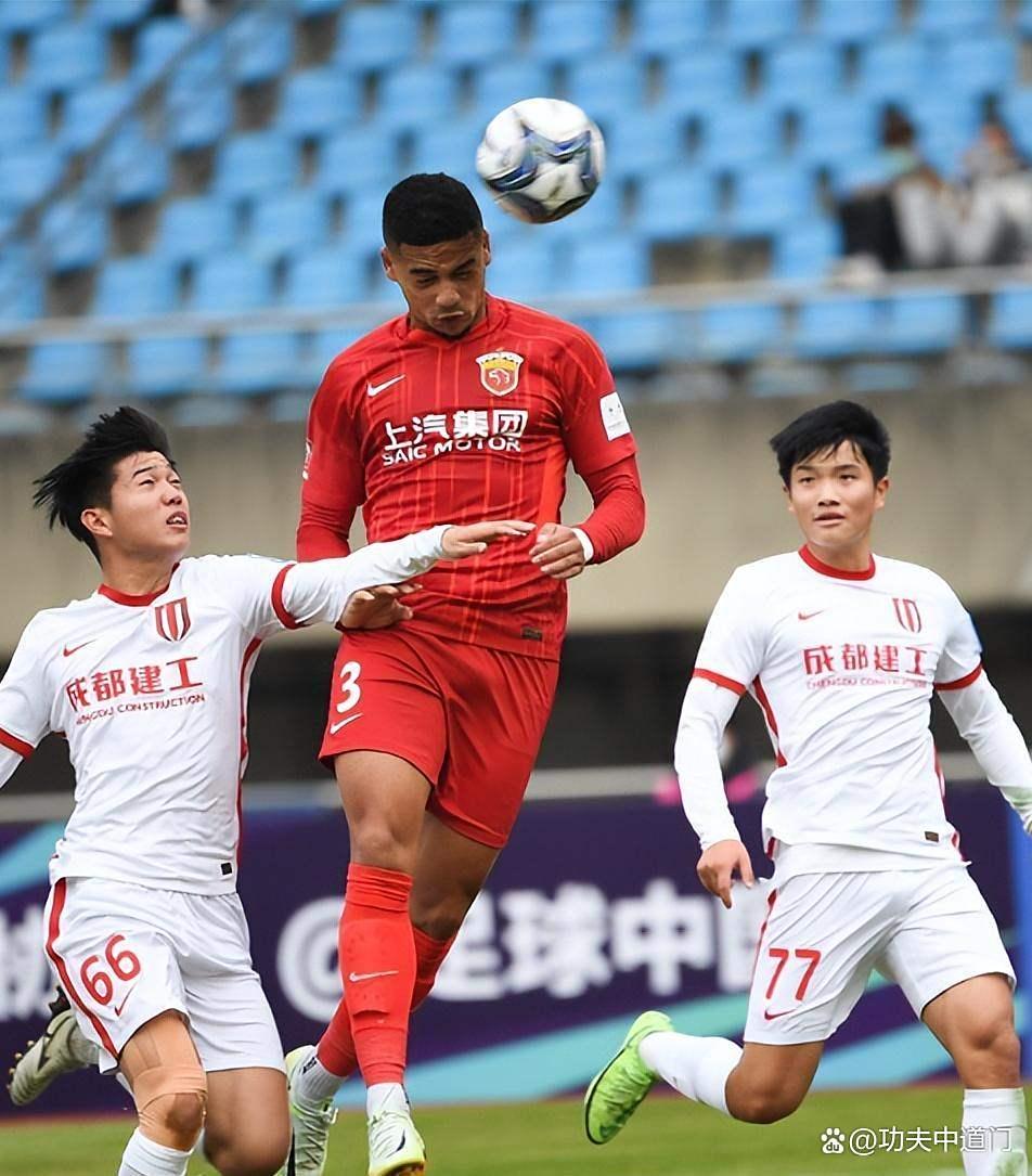 皇冠体育app-太狠了！成都蓉城清晨篮板制胜今夜上海海港止住颓势——荷甲节点到来，埃因霍温国际比赛日防线松动的简单介绍